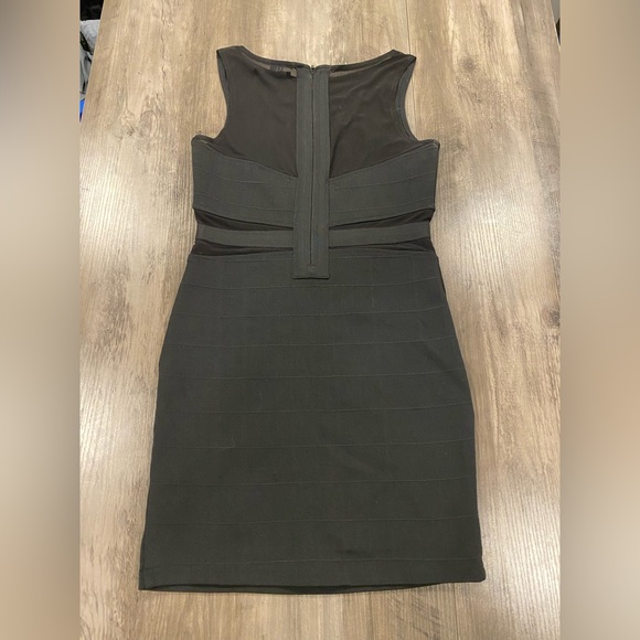 Bodycon dress with mesh neckline - Picture 2 of 3